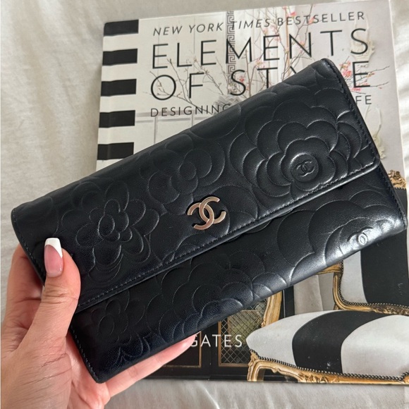 Chanel Black Floral Embossed Shoulder Bag - Picture 6 of 12